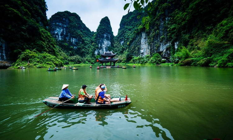 Vietnam-Ninh-Binh-Hoa-Lu