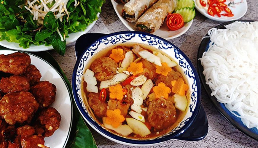Vietnam's iconic bun cha features in British Platinum Jubilee Cookbook